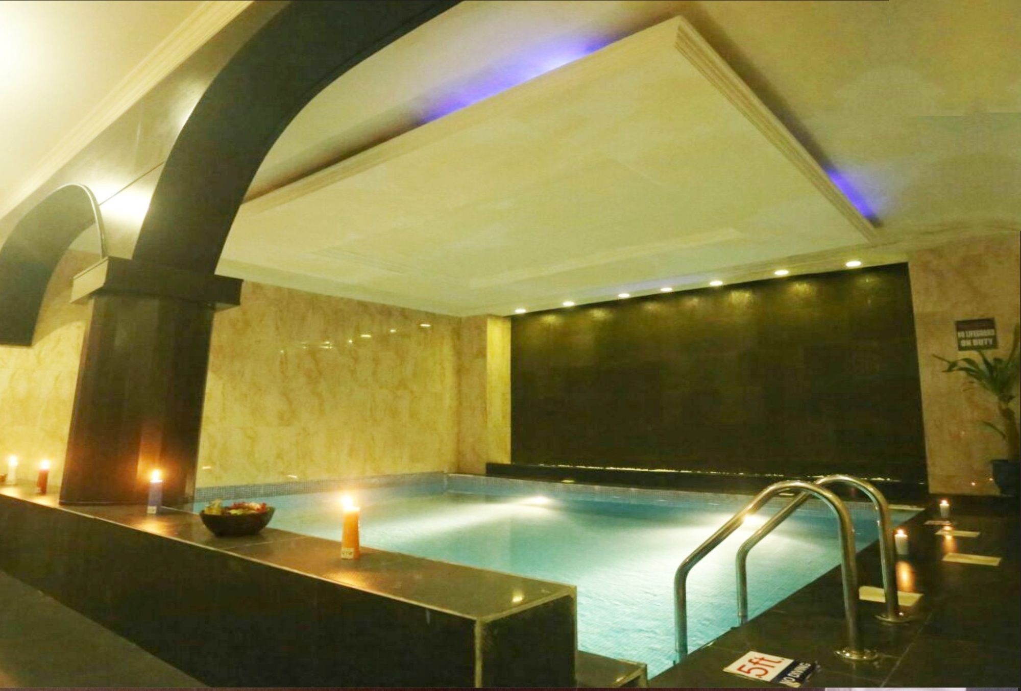 Sunfit - Fitness, Spa, Accommodation Aliayabiagba Eksteriør billede